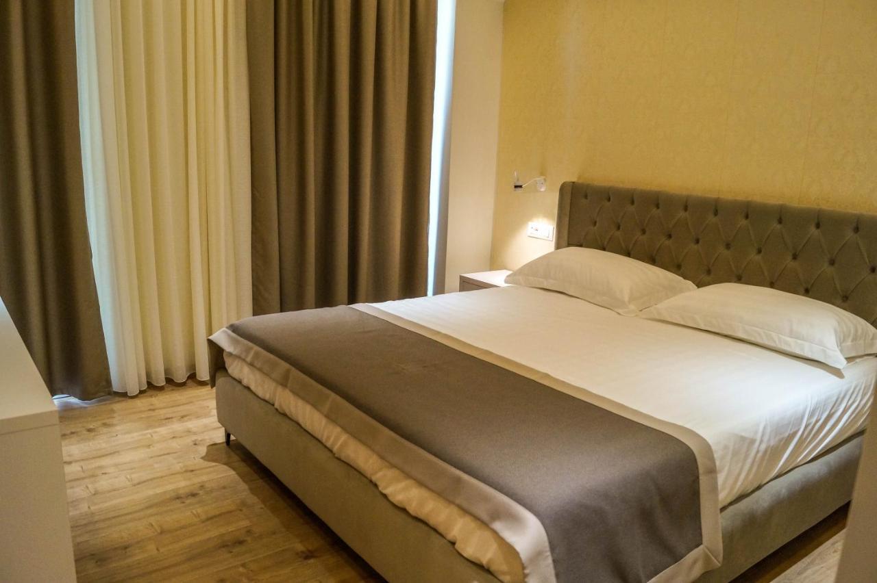 Red Hill Hotel Tirana Exterior photo